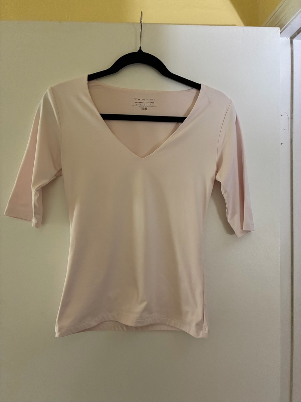 Tahari Soft Blush V-Neck Short Sleeve Top